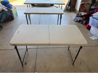 Folding tables