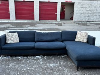 Navy Blue Crate & Barrel Sectional Sofa  *FREE DELIVERY 🚚 