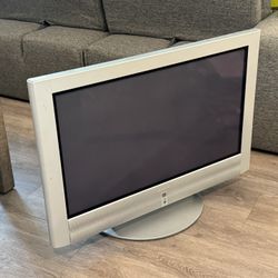 Large Analog TV, 100% Functional