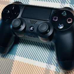 Sony Playstation 4 PS4 Dualshock Wireless Controller - Black Genuine
