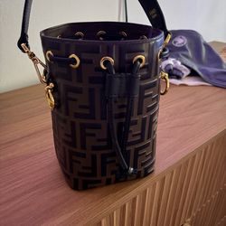 Fendi Mon Tresor mini bucket bag