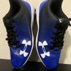 Baseball Cleats Size. 6Y