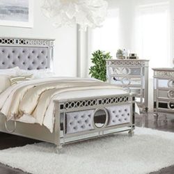 Brand New Glam Champagne Velvet 6pc Queen Size Bedroom Set 