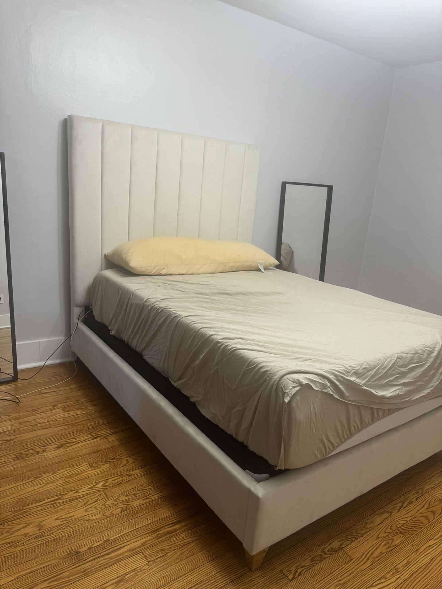 Sibert Upholstered Platform Bed (CREAM Color)