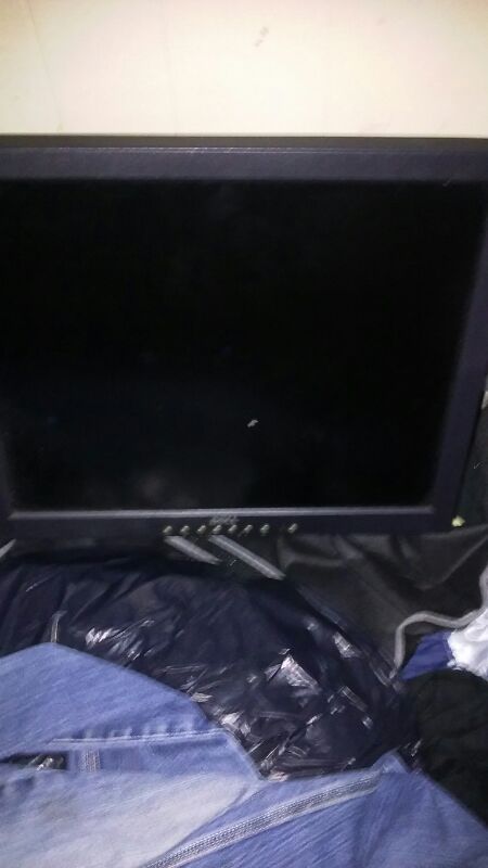 Computer monitor 17 inch dell good condition flat