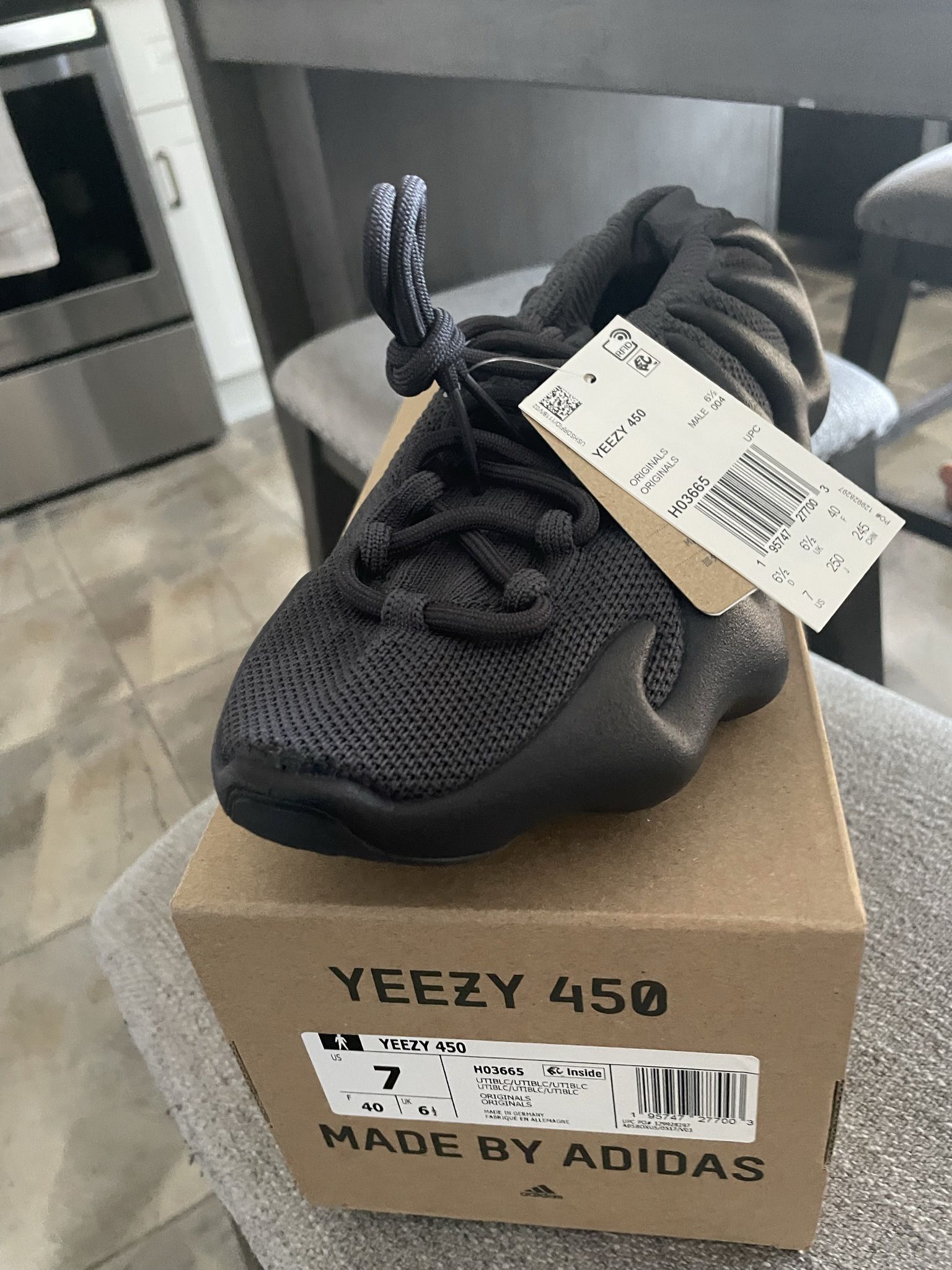 Yeezy 450 utility Black Size 10
