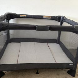 4Moms Playpen 