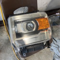 15 GMC Sierra Driver Headlight 