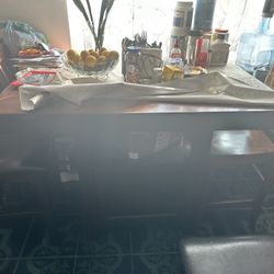 Dining Table. (mesa De Comedor)