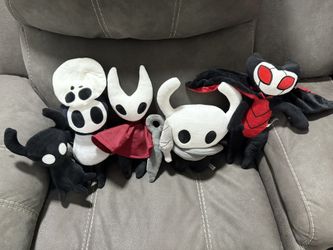 Hollow knight plushies (5 plushies)