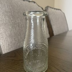VINTAGE "DAIRY MILK BY HERITAGE COMPANY" Glass Milk Bottle.  Since 1810 Center 
