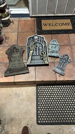 4 Halloween Tombstones 
