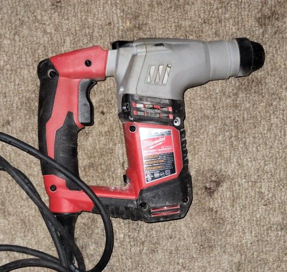 MILWAUKEE ROTARY HAMMER 