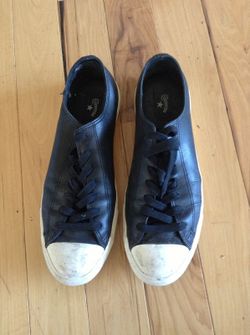 Black leather low top converse