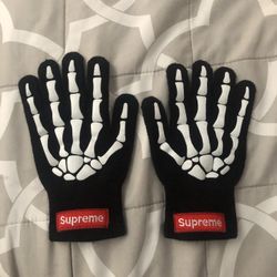 Supreme Mittens 