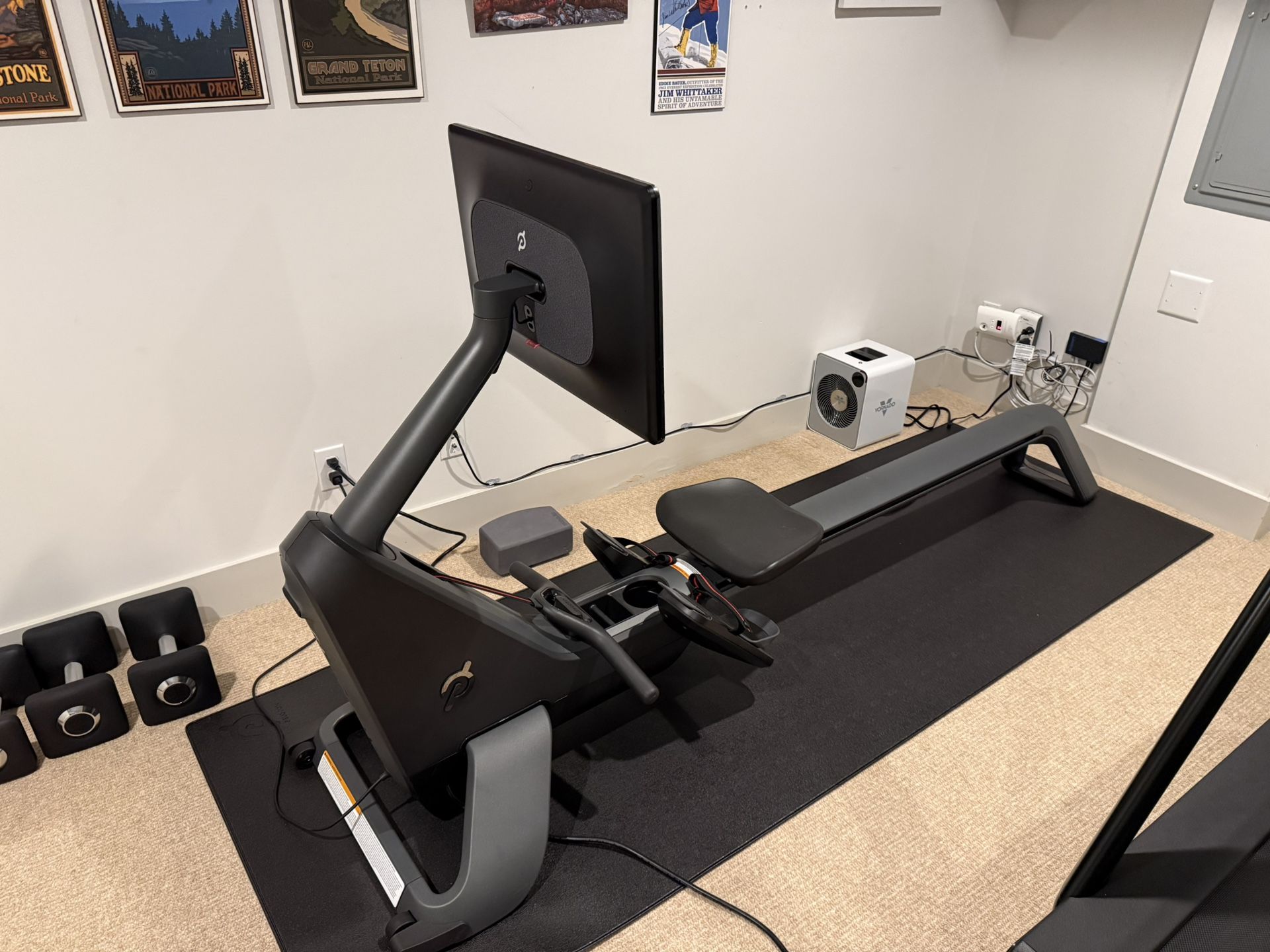 Peloton Rowing Machine- Like New!