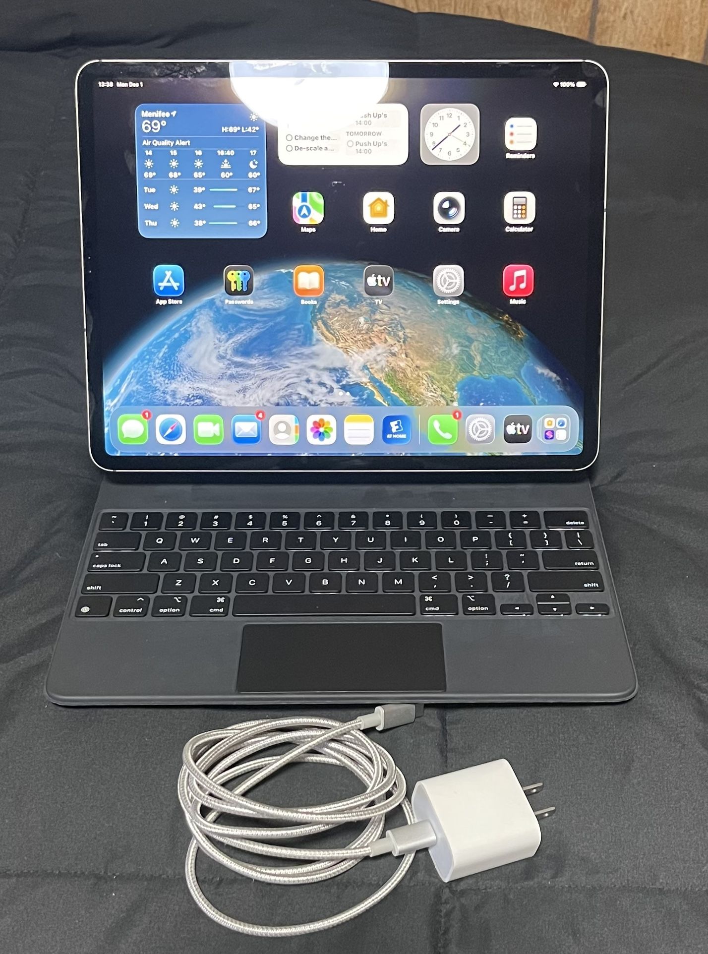 iPad Pro 12.9 / 1TB W/Magic Keyboard