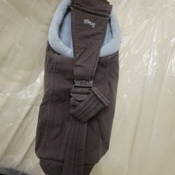2 Infant Carriers 