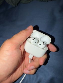 AirPod 4s