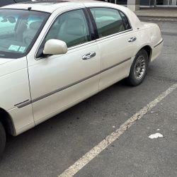 1999 Lincoln Town Car 