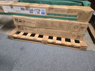 Queen Size Canopy Bed
