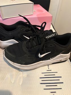 Nike sports shoes