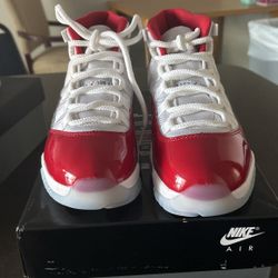 Cherry 11s Size 6m 