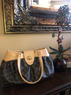 LOUIS VUITTON HANDBAG (AUTHENTIC)