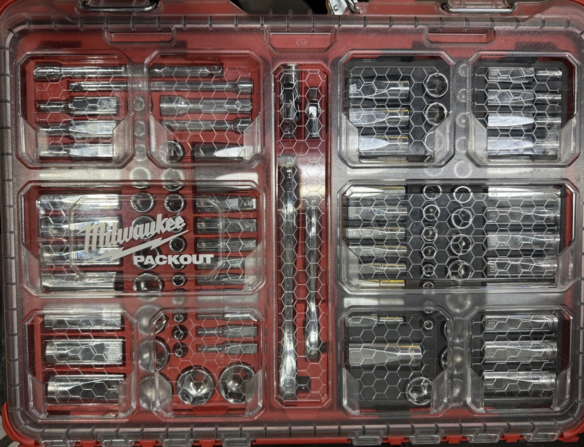 Milwaukee 106pc 1/4" and 3/8" Metric & SAE Ratchet and Socket Set with PACKOUTâ„¢ Low-Profile Organizer