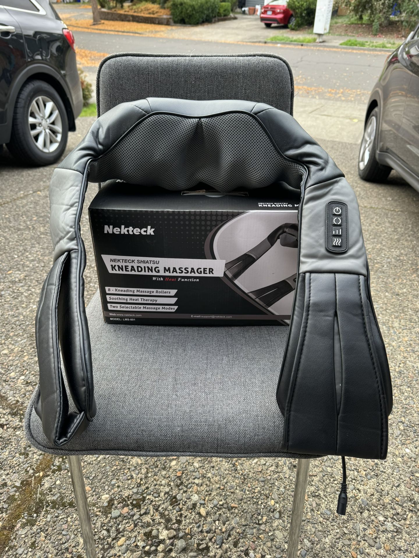 Shiatsu Neck and Back Massager with Heat Function