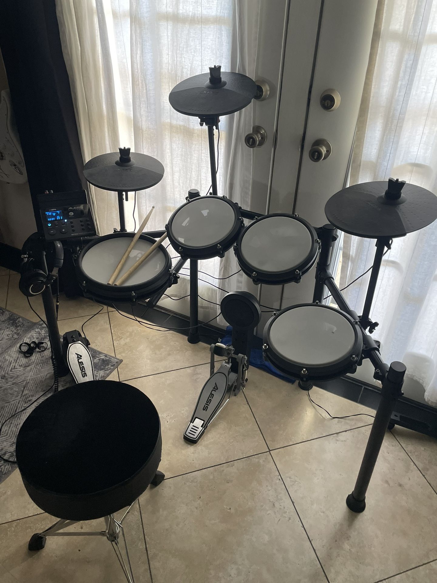 Alesis Nitro Max