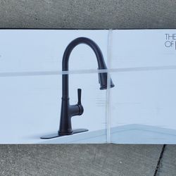 KOHLER Tyne Single-Handle Pull-Down Sprayer Kitchen Faucet Matte Black R21415-BL
