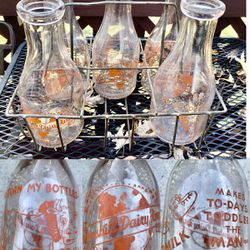 5 Vintage Milk Bottles AND Authentic Wire Carrier, Brunshill Dairy Farm, Cedar Falls, Iowa $135