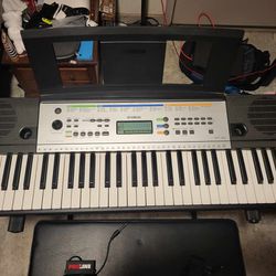 YAMAHA YTP-255 Keyboard, including seat, pedal, and cord