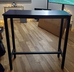 Bar/Side Table w/ 2 Stools