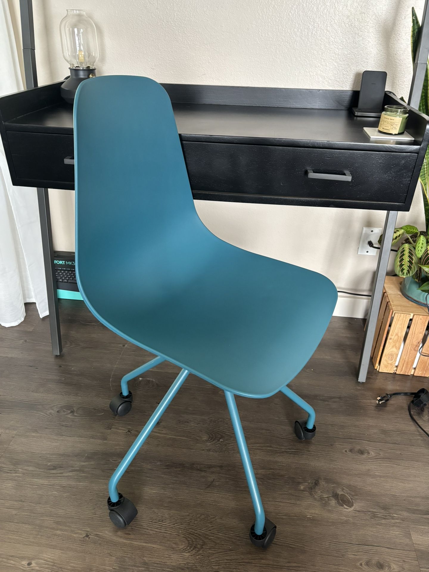 Blue / Teal Desk Chair