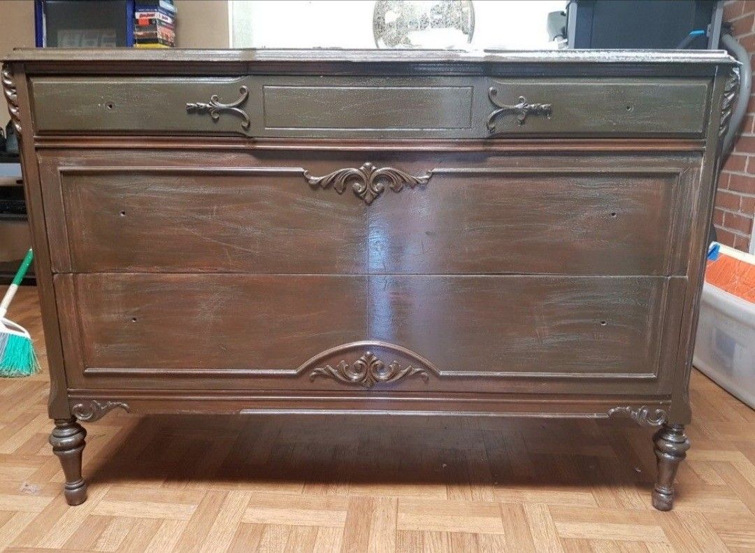 Vintage Dresser With Mirror 