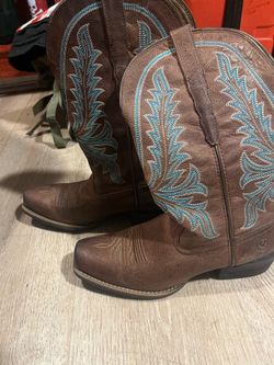 ARIAT Boots size 8.5