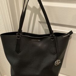 Authentic Michael kors Leather Tote Bag