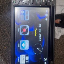 Double Din Touchscreen MUST SELL ASAP O.b.o MAKE ME AN OFFER