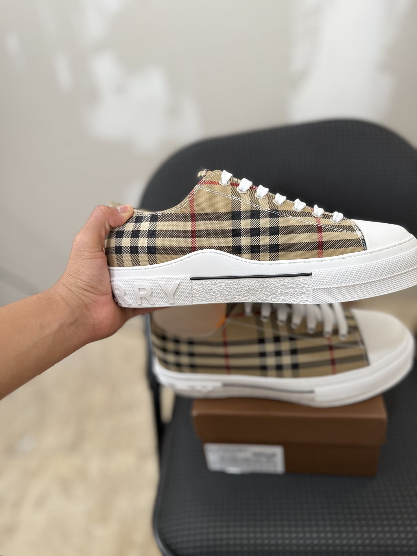 WHITE BURBERRY SHOES