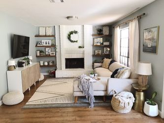 XL Tufted Sofa (in natural)