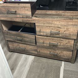 Dresser MUST GO ASAP