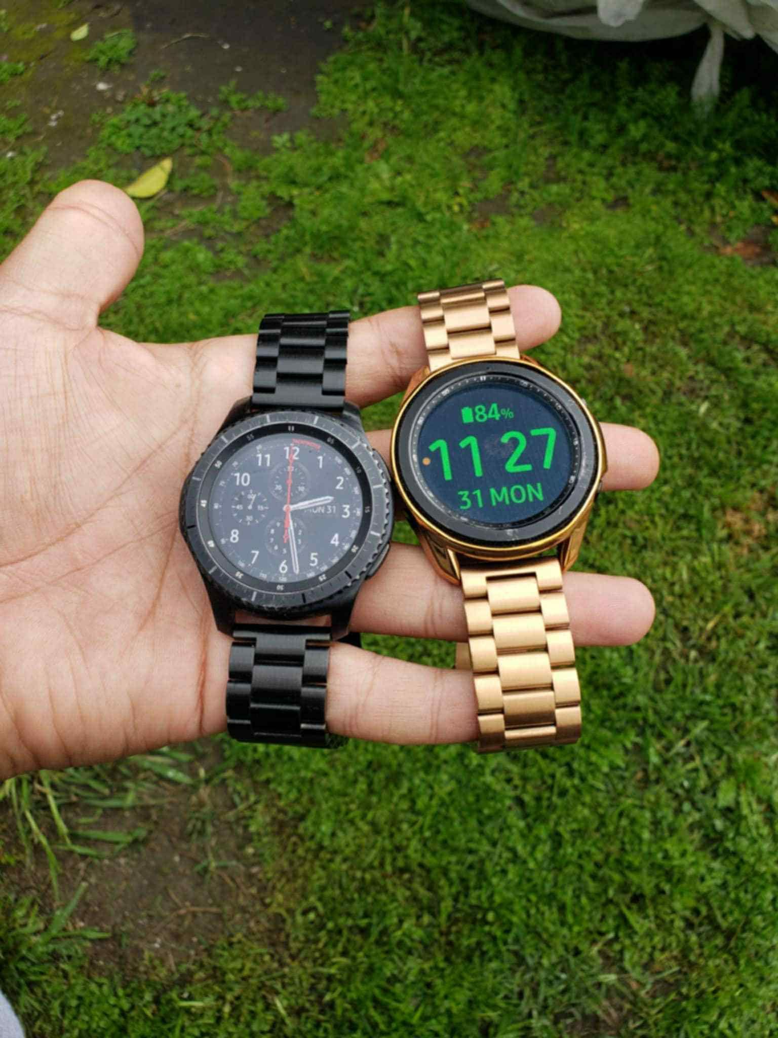 $120 big Face Galaxy Watch Frontier 46mm Or Frontier 42mm are $80! Each. Galaxy watch. With charger. Free Delivery in person. I will connect for you. 