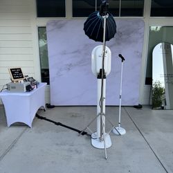 PHOTO BOOTH