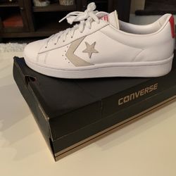 Converse Men’s Low Cut Size 10