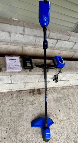 Kobalt 40-Volt Max 15-in straight shaft string trimmer.