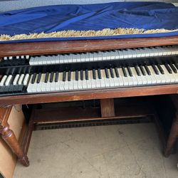 $1500 OBO Hammond Organ/w 2 Leslie Speakers