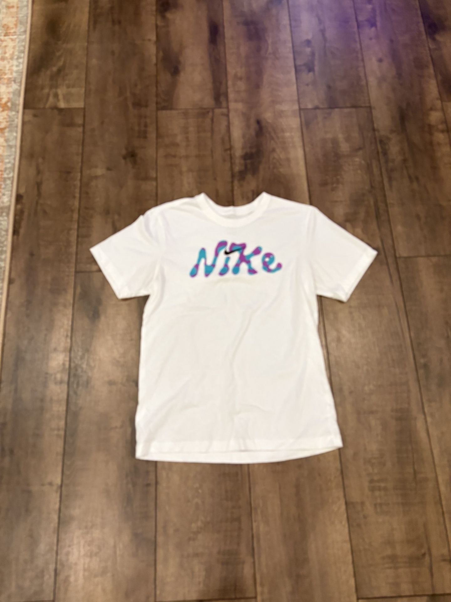 Nike T-shirt