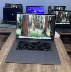 MacBook Pro 2019 16 inch 2.6 GHz i7 32GB RAM 512GB SSD 5300M